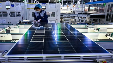 内卷低价竞争拖累 中国两大太阳能巨头2025年续亏损