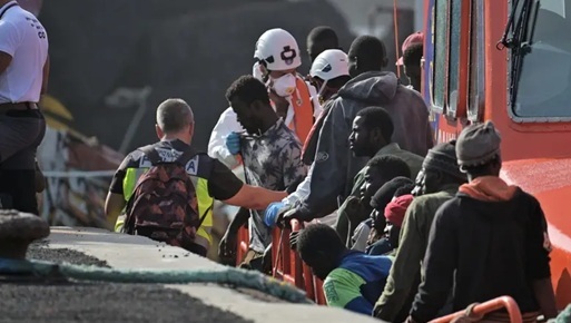 涉险渡海前往西班牙 报告:2025年逾3千移民命丧途中 涉险渡海前往西班牙 报告:2025年逾3千移民命丧途中