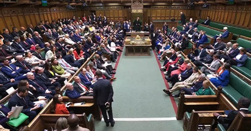 英国通过紧急法案 接管由中国敬业集团持有的英国钢铁公司