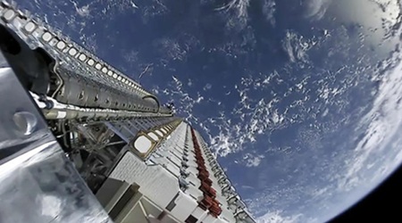 SpaceX超过了11,000颗Starlink卫星,天文学家担心天空拥挤 SpaceX超过了11,000颗Starlink卫星,天文学家担心天空拥挤