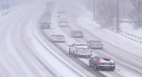 冬季风暴警告,预计降雪8英尺,风速55英里/小时 冬季风暴警告,预计降雪8英尺,风速55英里/小时