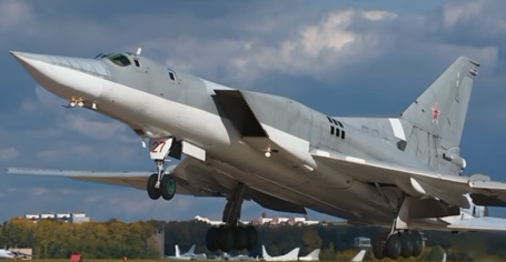 情报称，Tu-22M3 战略轰炸机在距离乌克兰 300 公里处被击落