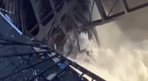 乌克兰袭击俄罗斯大坝后，洪水困住俄罗斯军队