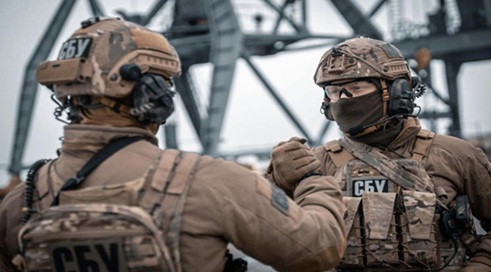 乌克兰SBU特战队员在波克罗夫斯克附近进行精确打击:据报道俄罗斯损失惨重 乌克兰SBU特战队员在波克罗夫斯克附近进行精确打击:据报道俄罗斯损失惨重