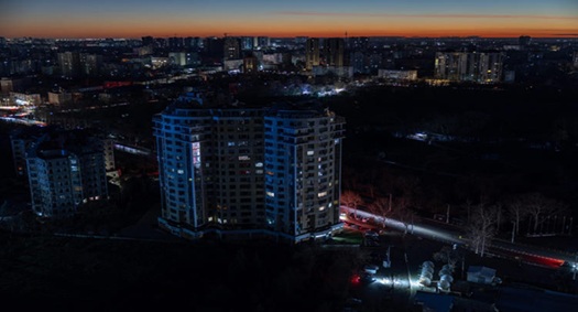 泽连斯基说，俄罗斯袭击后乌克兰数十万人停电