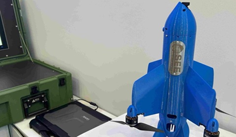 乌克兰发布带人工智能的SEEDIS自主无人机拦截机,最高时速320公里,以应对空中威胁 乌克兰发布带人工智能的SEEDIS自主无人机拦截机,最高时速320公里,以应对空中威胁