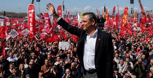 土耳其:数十万人加入日益增长的伊斯坦布尔抗议活动 土耳其:数十万人加入日益增长的伊斯坦布尔抗议活动