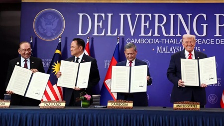 特朗普与马泰柬三国签署贸易和关键矿产协议 并签泰柬停火协议 三国关税19% 特朗普与马泰柬三国签署贸易和关键矿产协议 并签泰柬停火协议 三国关税19%