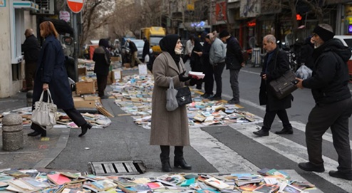 伊朗爆发致命抗议后，民众生活在近乎封锁的状态