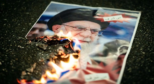 美国在抗议镇压和网络中断期间对9艘油轮实施制裁,因伊朗石油问题 美国在抗议镇压和网络中断期间对9艘油轮实施制裁,因伊朗石油问题