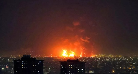 四座油库遭袭后:德黑兰暂时中断燃料供应 特朗普称对与伊朗谈判 四座油库遭袭后:德黑兰暂时中断燃料供应 特朗普称对与伊朗谈判