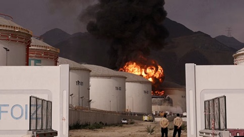 以色列扩大攻击范围,打击伊朗北部,海湾地区的能源设施燃烧 以色列扩大攻击范围,打击伊朗北部,海湾地区的能源设施燃烧