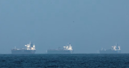 FT：霍尔木兹海峡船舶保险费用上涨了12倍