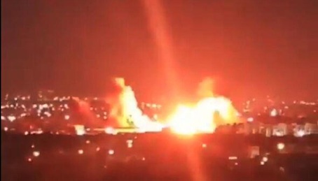 特朗普在美国最后期限前对伊朗发动空袭,特朗普在霍尔木兹海峡发出威胁 特朗普在美国最后期限前对伊朗发动空袭,特朗普在霍尔木兹海峡发出威胁