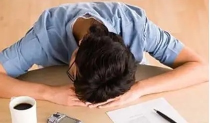 刚吃完饭就犯困?小心是得了这些病 千万不可大意( 刚吃完饭就犯困?小心是得了这些病 千万不可大意(