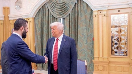 特朗普会晤叙利亚总统沙拉 美宣布延长对叙制裁豁免180天 特朗普会晤叙利亚总统沙拉 美宣布延长对叙制裁豁免180天