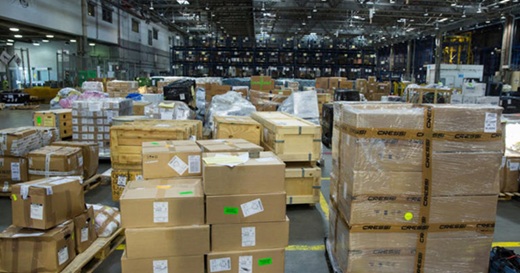 随着特朗普关税减少进口,美国8月份贸易逆差下降24% 随着特朗普关税减少进口,美国8月份贸易逆差下降24%