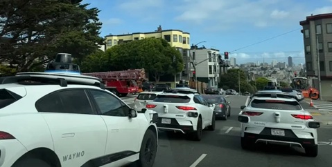 旧金山网约车司机抗议无人车 盼政府一视同仁加强监管 旧金山网约车司机抗议无人车 盼政府一视同仁加强监管