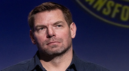 众议员埃里克·斯沃尔韦尔向联邦调查局局长发出停止和终止函，涉及旧调查档案