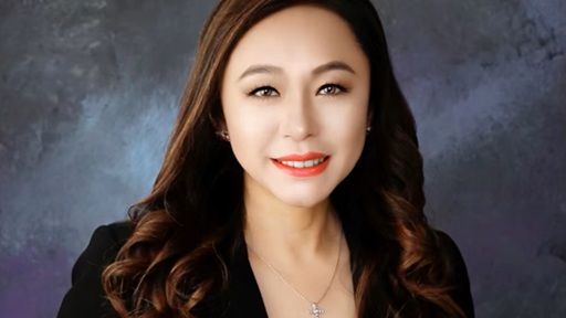 阿卡迪亚市长王爱琳承认作为中国间谍,与前任经营假新闻网站,达成令人震惊的认罪协议 阿卡迪亚市长王爱琳承认作为中国间谍,与前任经营假新闻网站,达成令人震惊的认罪协议